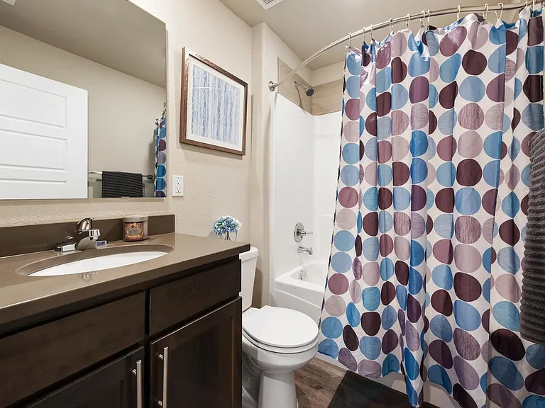 K-Ten Place Apartments — Photo 15