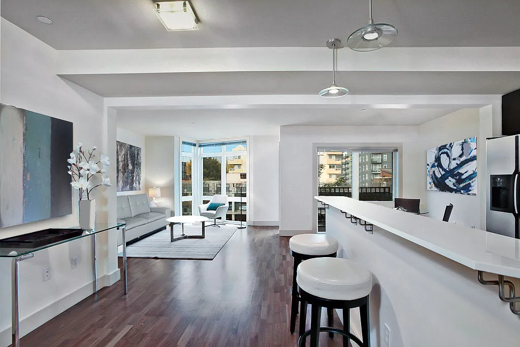 1 bed, 1.5 bath, 850 sqft, $2,700 — Photo 1