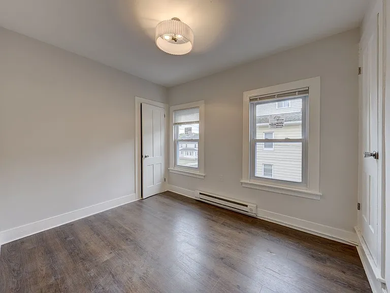 144 Liberty St #LEFT SIDE — Photo 18