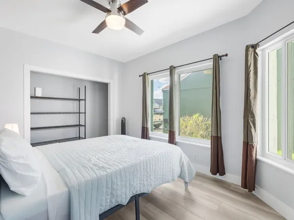 1010 SW 86th Ave, Pembroke Pines, FL 33025