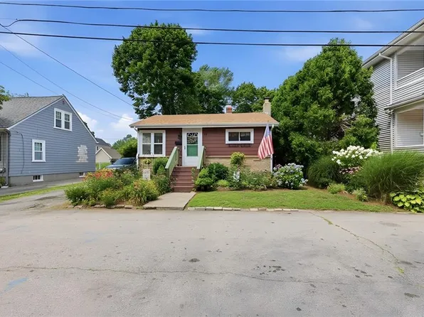 19 Peace St, Warwick, RI 02888