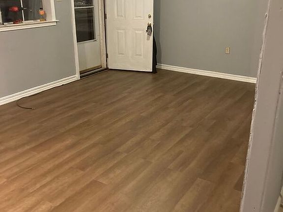 4th image of 951 Woods St