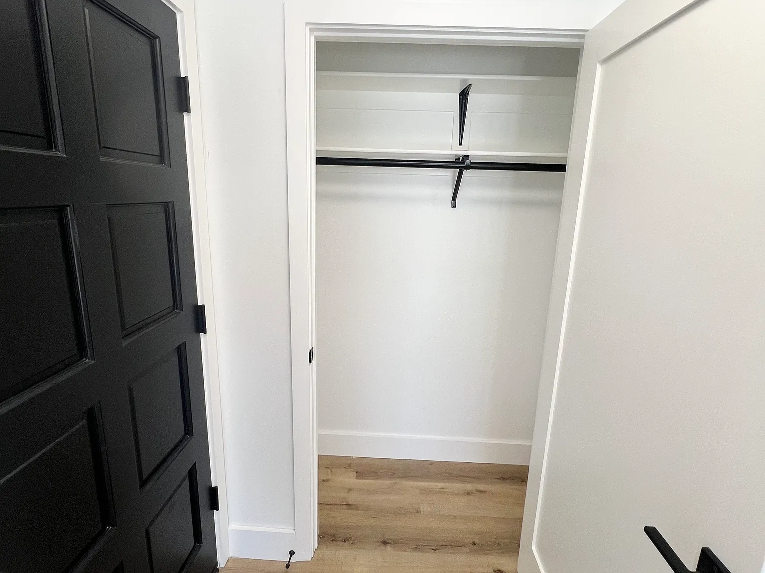 3 bed, 1100 sqft, $3,400 — Photo 4