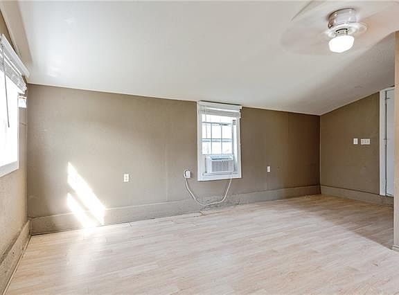 3rd image of 108 S Avenue A #B