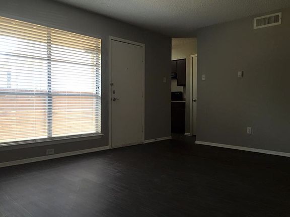 3rd image of 1569 Weyland Dr APT 2003
