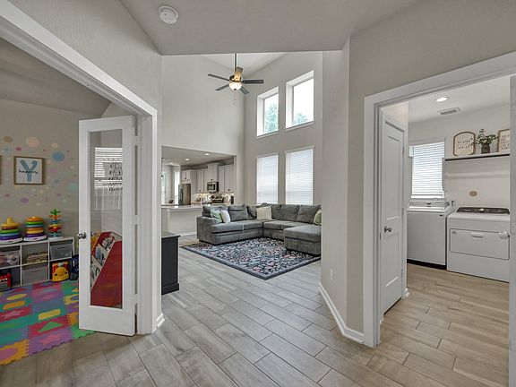 4th image of 360 Rise Ln