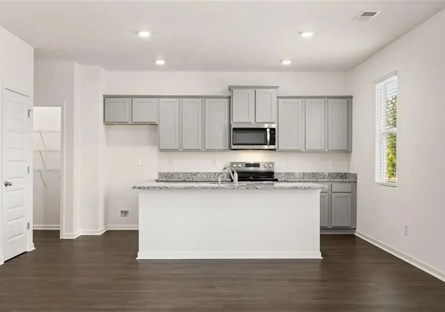Room in 4 Bedroom Home in Locust Grove — Photo 2