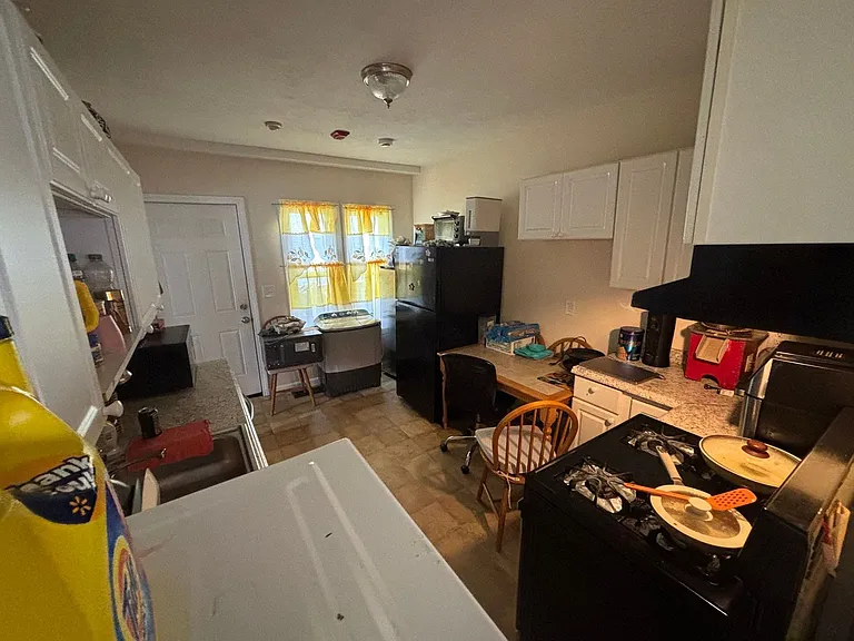 31 S Stowell St. — Photo 3
