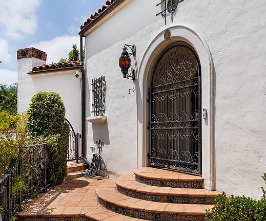 4th image of 3110 La Suvida Dr