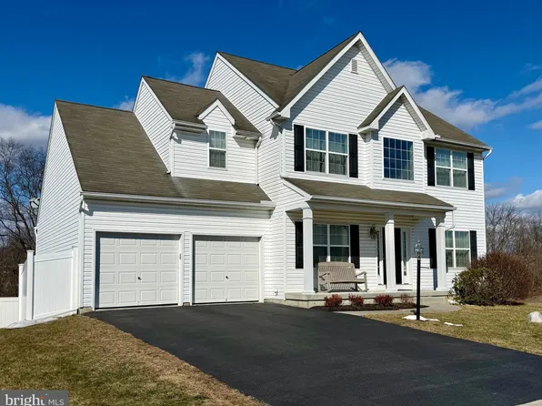 1813 Silverleaf Ln, Palmyra, PA 17078