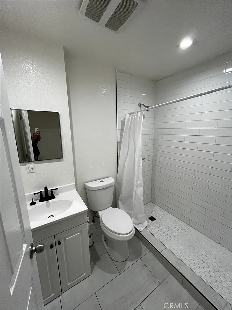 2 bed, 750 sqft, $2,500 — Photo 4
