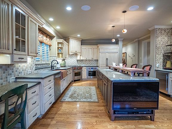 5th image of 1080 Plantation Point Dr