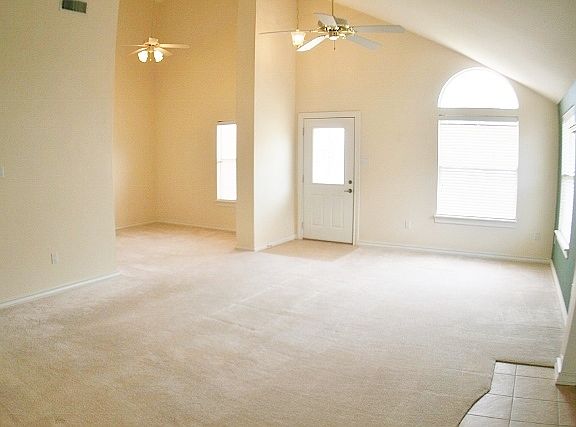 3rd image of 3804 Benjamin Davis Dr