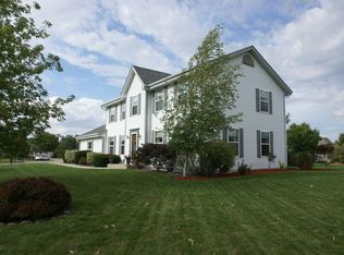 8852 W Marshfield Ct, Franklin, WI 53132