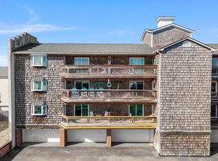 306 Lake Park Blvd S APT 102, Carolina Beach, NC 28428