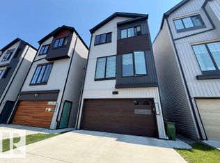 451 39th St SW, Edmonton, AB T6X 2X9