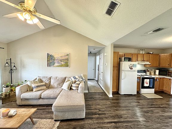 5th image of 1100 Prairie Wind Blvd