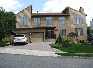 85 Agawam Dr, Wayne, NJ 07470