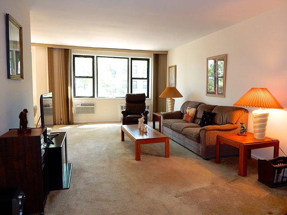 4th image of 4 Birchwood Ct APT 3K