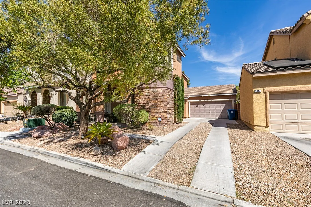 3 bed, 2.5 bath, 1710 sqft, $1,950 — Photo 3