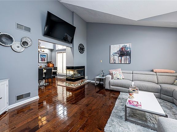 5th image of 501 Casa Vita Dr