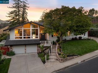 451 Fernwood Dr, Moraga, CA 94556