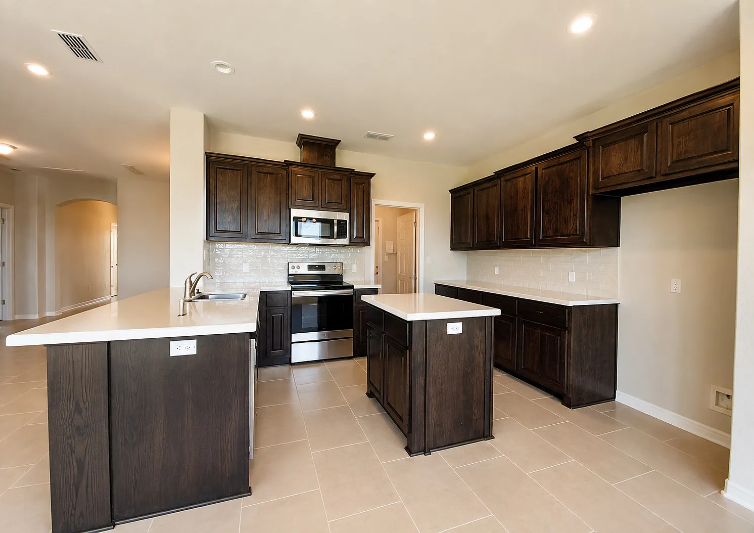 4 bed, 1740 sqft, $2,350 — Photo 4