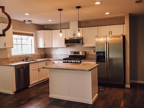 2nd image of 3404 Red Barn Ct