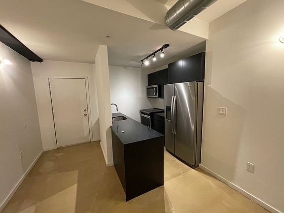 4th image of 1401 Germantown Ave APT 2E