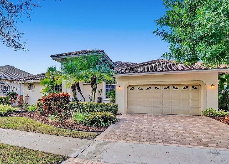 1st image of 2621 Oakbrook Ln #0