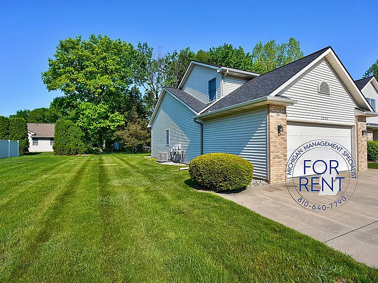 3263 Silverwood Dr — Photo 8