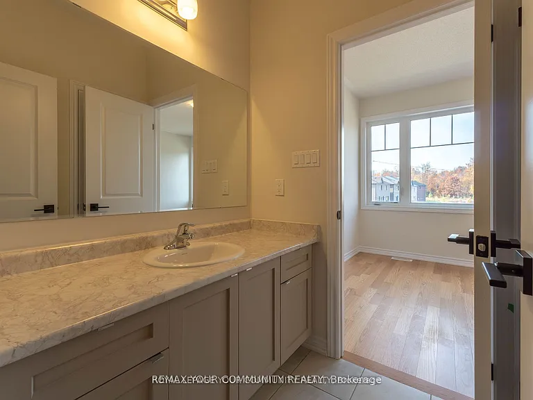 43 Tweedhill Ave — Photo 34