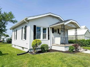 914 W 8th St, Mishawaka, IN