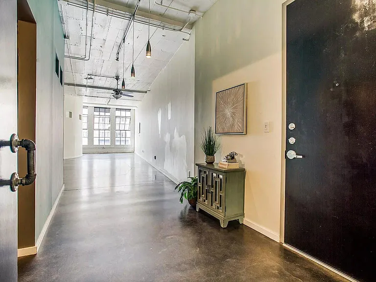 1122 Jackson St #204 — Photo 2