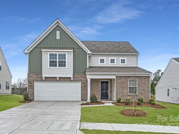 1175 Blackburn Cir, Edgemoor, SC 29712