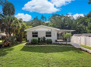 1423 Shadowlawn Dr, Naples, FL 34104