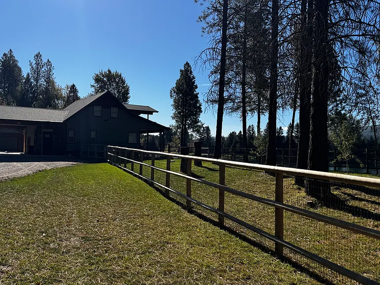 Kootenai River Rd — Photo 21