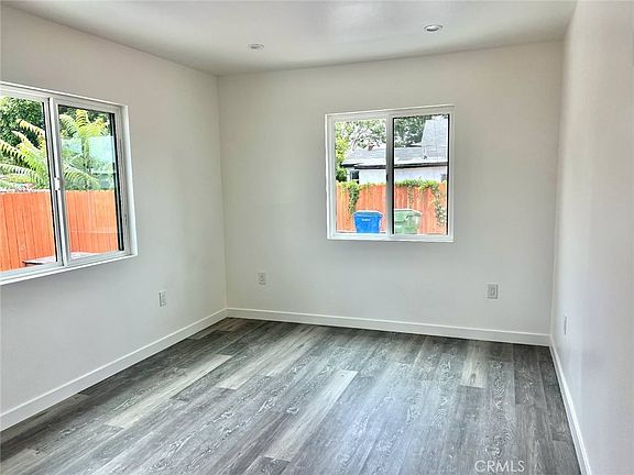 5th image of 1128 1/2 E 102nd St #1/2