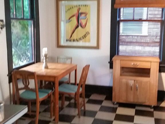 large eat in kitchen