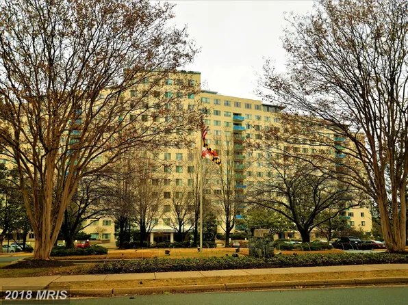 10201 Grosvenor Pl APT 1418, Rockville, MD 20852