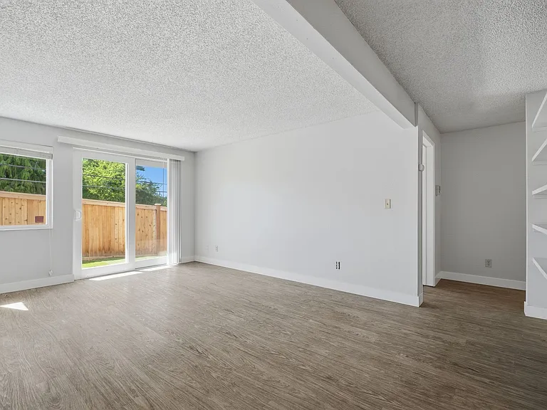 D14 Apartments — Photo 10