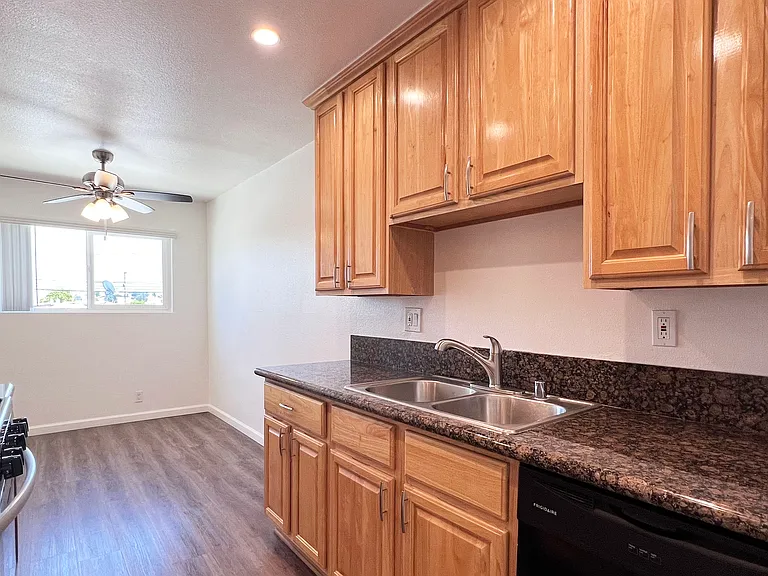 6452 Orange Ave #21 — Photo 13