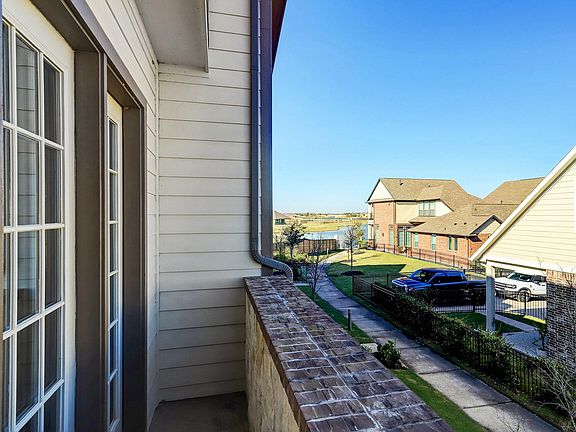 4th image of 18305 Crystal Knoll Dr