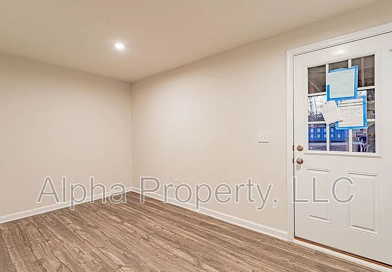 301 Parkridge Way — Photo 4