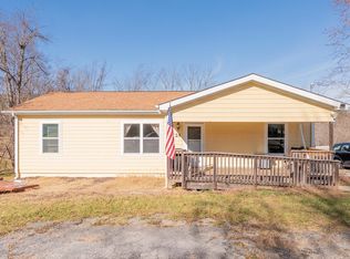 24 Howard St, Pulaski, VA 24301