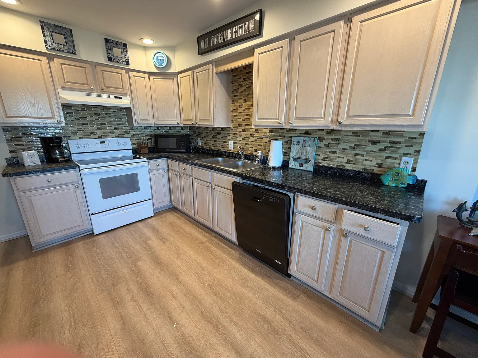 2 bed, $2,200 — Photo 4