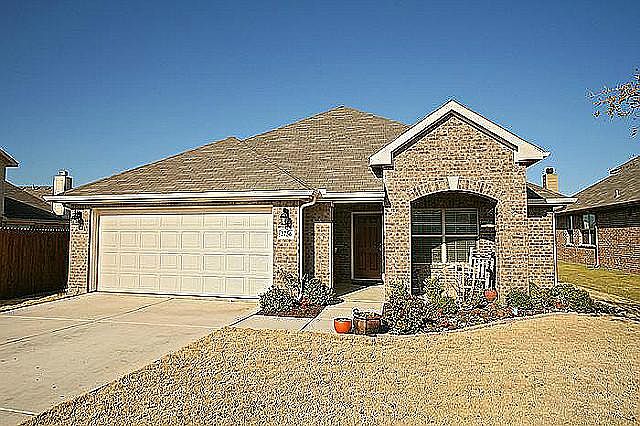 1st image of 2756 Cresent Lake Dr