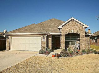 2756 Cresent Lake Dr, Little Elm, TX 75068