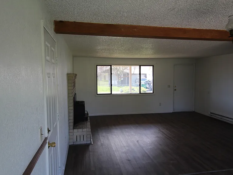 4831 Darwin Pl — Photo 5