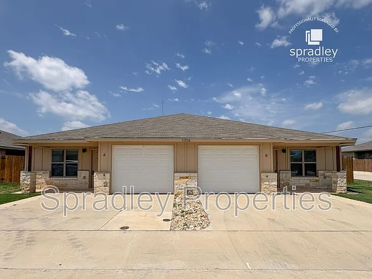 1004A Kerr Ct — Photo 1